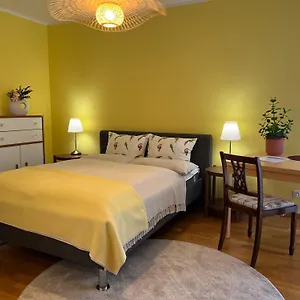  Privatunterkunft Kleiner Balkon In West