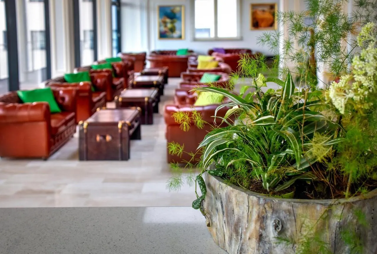 Grand Hotel Palladium München 4*,